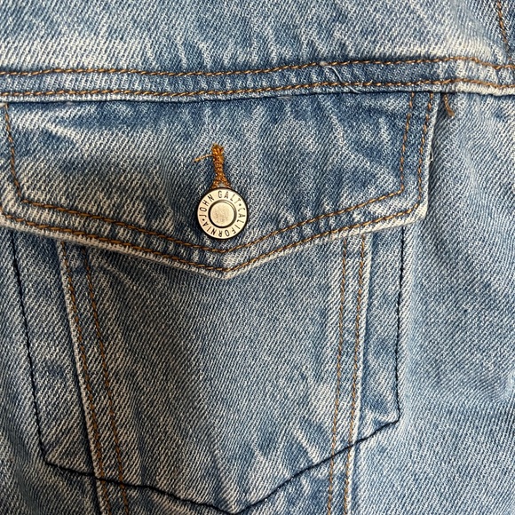 Brandy Melville Sherpa lined jean jacket - Picture 3 of 10